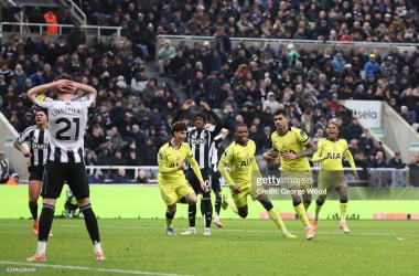 Cristian Romero wheels away to celebrate his equaliser, whereas Tino Livramento cannot hide his frustration. (Photo: George Wood/ Getty Images).