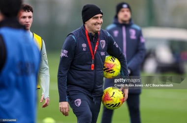 Andoni Iraola in training. (Photo by Robin Jones - AFC Bournemouth/AFC Bournemouth via Getty Images)