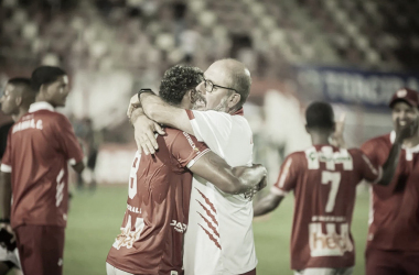 Técnico do Villa Nova-MG comemora classificação histórica na Copa do Brasil