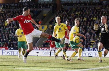 Manchester United - Norwich City: Giggs looks to bring back smile as Norwich fight for Premier League survival