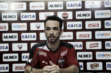 Atacante Gilsinho enaltece vontade do Atlético-GO diante do Náutico: &quot;Foi fundamental&quot;