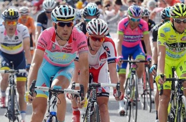 Nibali manda en el Giro