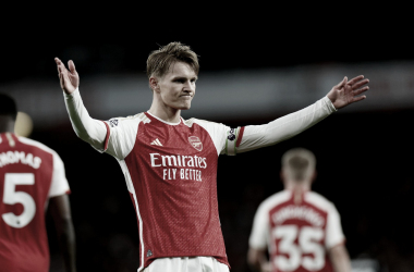 Martin Odegaard celebra su primer gol contra el Luton - Arsenal FC