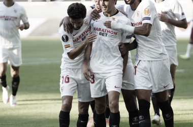 Un Sevilla coral impone su ley ante la Roma