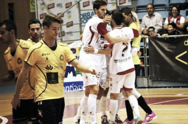 Colegios Arenas G.C. - Santiago Futsal: la primera victoria como protagonista