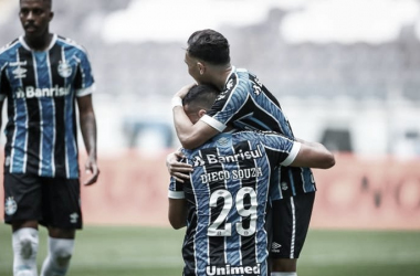 Com dois de Diego Souza, Grêmio vence Cuiabá e está na semifinal da Copa do Brasil