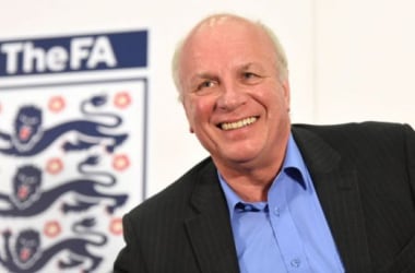 FA Chairman Greg Dyke wants to see replays for referees