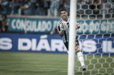 Grêmio supera Vasco na despedida de Suárez e alcança o G-4 do Brasileirão