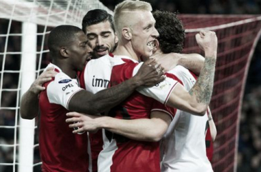 Feyenoord goleia o NEC de virada no De Kuip