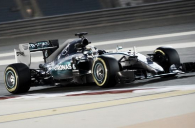 F1, Gp Bahrain: Pole di Hamilton davanti a Super Vettel