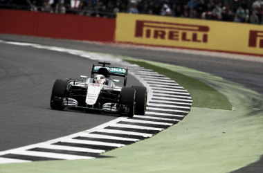 Hamilton hat-trick in disrupted British Grand Prix third practice