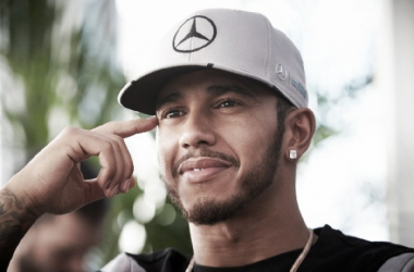 Lewis Hamilton: &quot;Ha sido un día sin problemas en el coche, algo que es genial&quot;