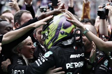Lewis Hamilton celebrando su podio en Hungría. / Fuente: Twitter @LewisHamilton
