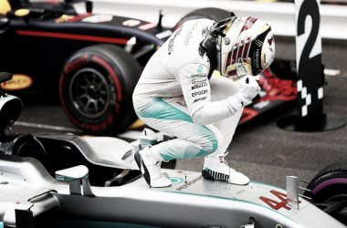Hamilton trionfa a Montecarlo, Ricciardo infuriato con il suo box