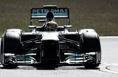 Lewis Hamilton: &quot;En estos momentos los Red Bull están fuera de nuestro alcance&quot;