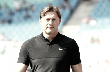 Hasenhüttl deja de ser entrenador del Leipzig