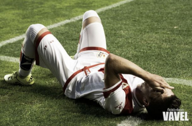 Pablo Hernández cae lesionado