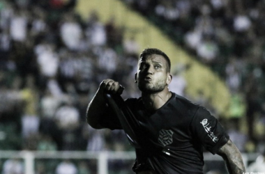Rafael Moura não joga toalha após empate no fim: "Brigar, se entregar e desistir jamais"