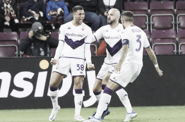 Fiorentina passa fácil pelo Hearts e respira na Conference League