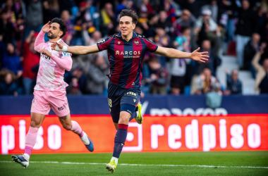 Carlos Espí, gol y futuro: el Levante ata a su delantero hasta 2028 ...