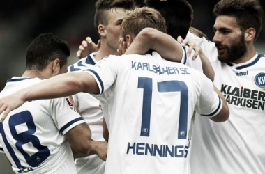 Eintracht Braunschweig 0-2 Karlsruher SC: Hennings at the double as KSC move into promotion-playoff spot