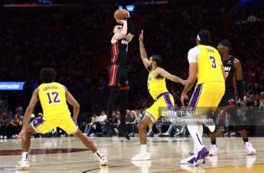 Los Heat incendian a los Lakers en Miami