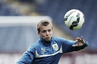 Burnley release young midfielder Hewitt
