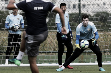 Goleiros do Fluminense têm contrato encerrando no fim do ano e diretoria pode apostar na base