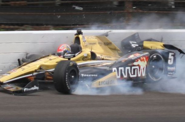 IndyCar: James Hinchcliffe Has Scary Crash In Practice, Transported To Methodist Hospital