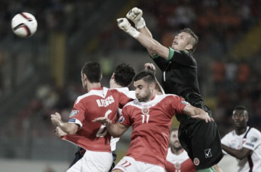 El portero de Malta se compadece de Joe Hart