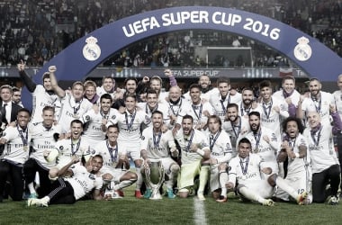Real Madrid tras ganar la Supercopa en 2016 // Vía Twitter @realmadrid