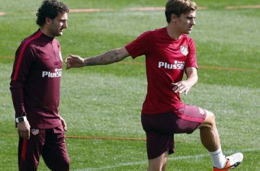 Oblak se retira del entrenamiento y Griezmann trabaja al margen