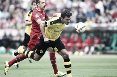 Hannover 96 2-4 Borussia Dortmund: Six goal thriller sees BVB stay top