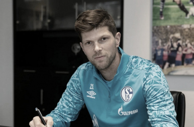 Schalke
04 anuncia retorno do atacante Huntelaar como reforço até fim da temporada
