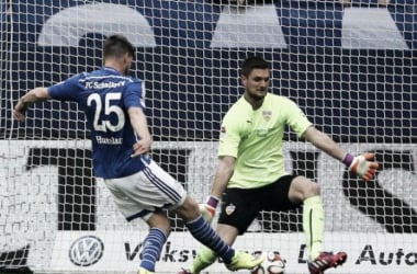 Schalke 04 3-2 VfB Stuttgart: Hunterlaar brace gets Schalke back to winning ways