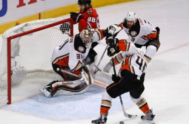 Anaheim Ducks Edge Chicago Blackhawks in Game Three