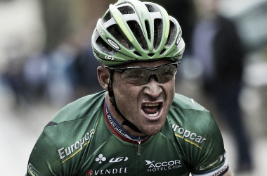 Voeckler caza como perro viejo y culmina la escapada