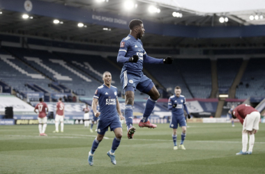 Leicester vence Manchester United e avança às semifinais da FA Cup