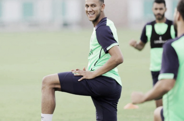 Souza acerta liberação com Al-Ahli para tratar lesão no Vasco