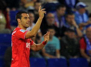 Negredo se cuela en el homenaje a De la Peña