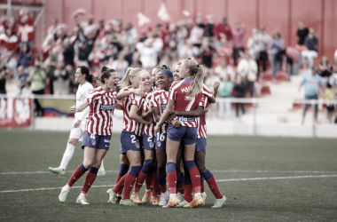El equipo rojiblanco celebrando el gol de Ludmila | Foto: Atlético de Madrid