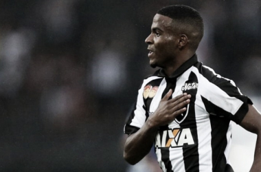 Por ser o clube formador, Botafogo lucra com negociação de dois jogadores