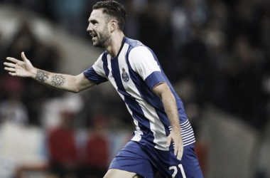 El Oporto se retira de la puja por Miguel Layún