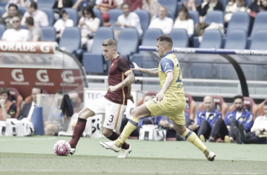 La Roma derrota al Chievo y se mantiene en la pelea por la segunda plaza