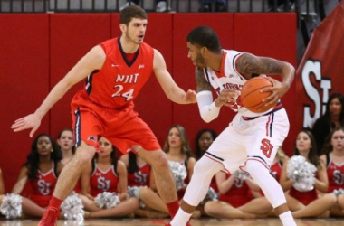 Back In The Spotlight: Damon Lynn&#039;s 32 Leads NJIT Highlanders Over St. John&#039;s