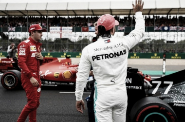 Em casa, Lewis Hamilton não poupa elogios a Silverstone: "Melhor Grande Prêmio do ano"