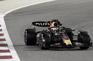Holandês
Voador! Max Verstappen é pole position na primeira corrida do ano