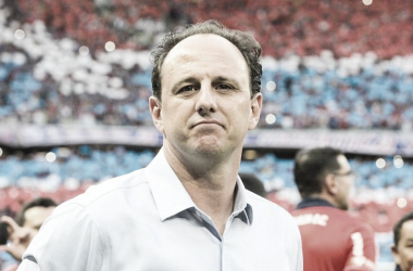 Técnico do Fortaleza, Rogério Ceni é cauteloso: "Futebol, em tese, não é algo essencial"