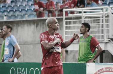 William Marcílio comemora gol e vitória do América-RN diante do arquirrival ABC