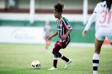 Taissinha celebra oportunidade de integrar elenco profissional do Fluminense 
